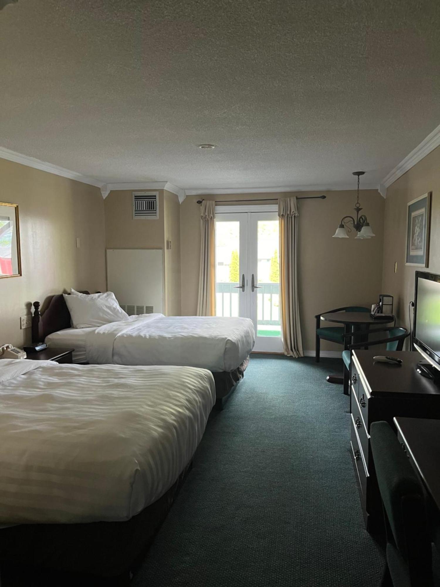 Webb'S Hotel Mayville ภายนอก รูปภาพ